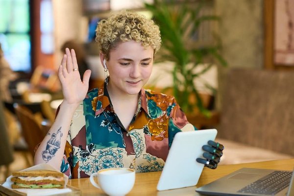 La révolution digitale à Nîmes : comment les entreprises locales s'adaptent et prospèrent en ligne